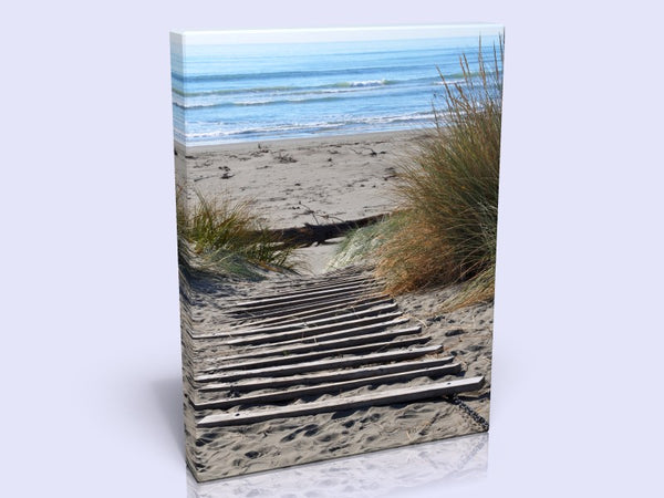 Stunning Brighton Beach New Zealand 12x16" Pine frame